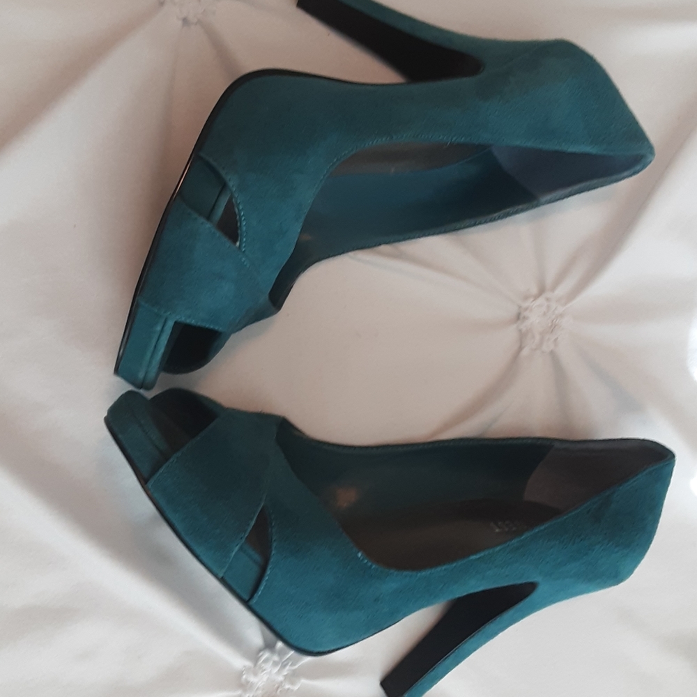 Nine West  Green  Suede Open Toe Shoes